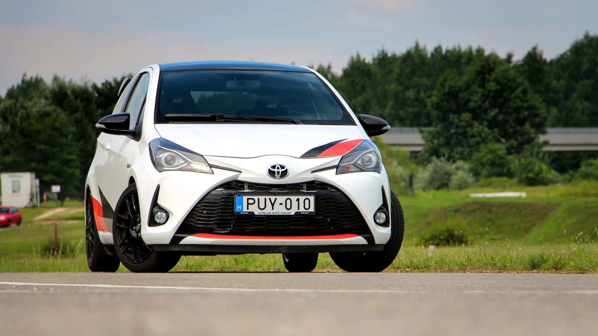 TOYOTA YARIS