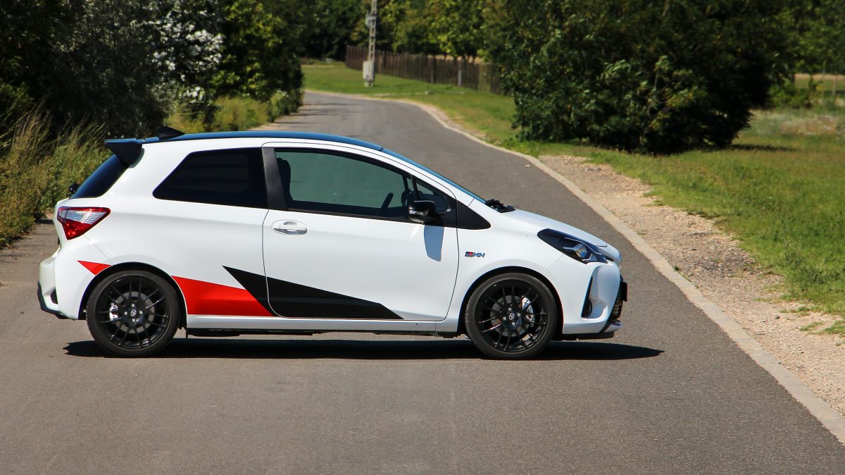 TOYOTA YARIS