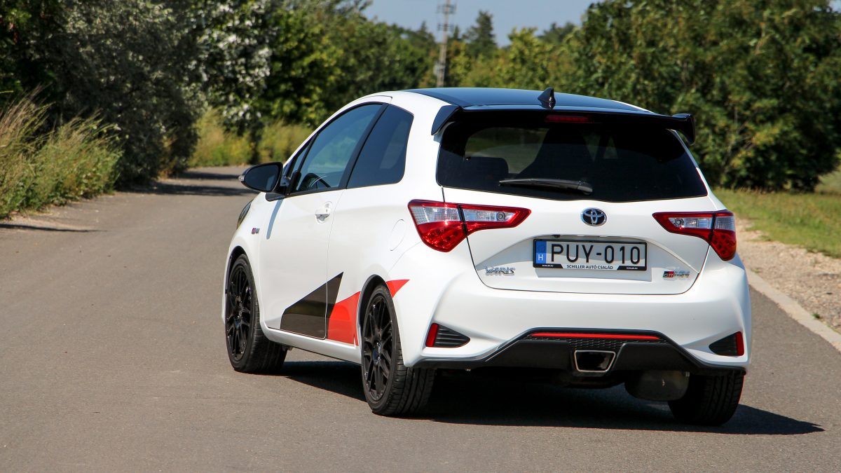 TOYOTA YARIS