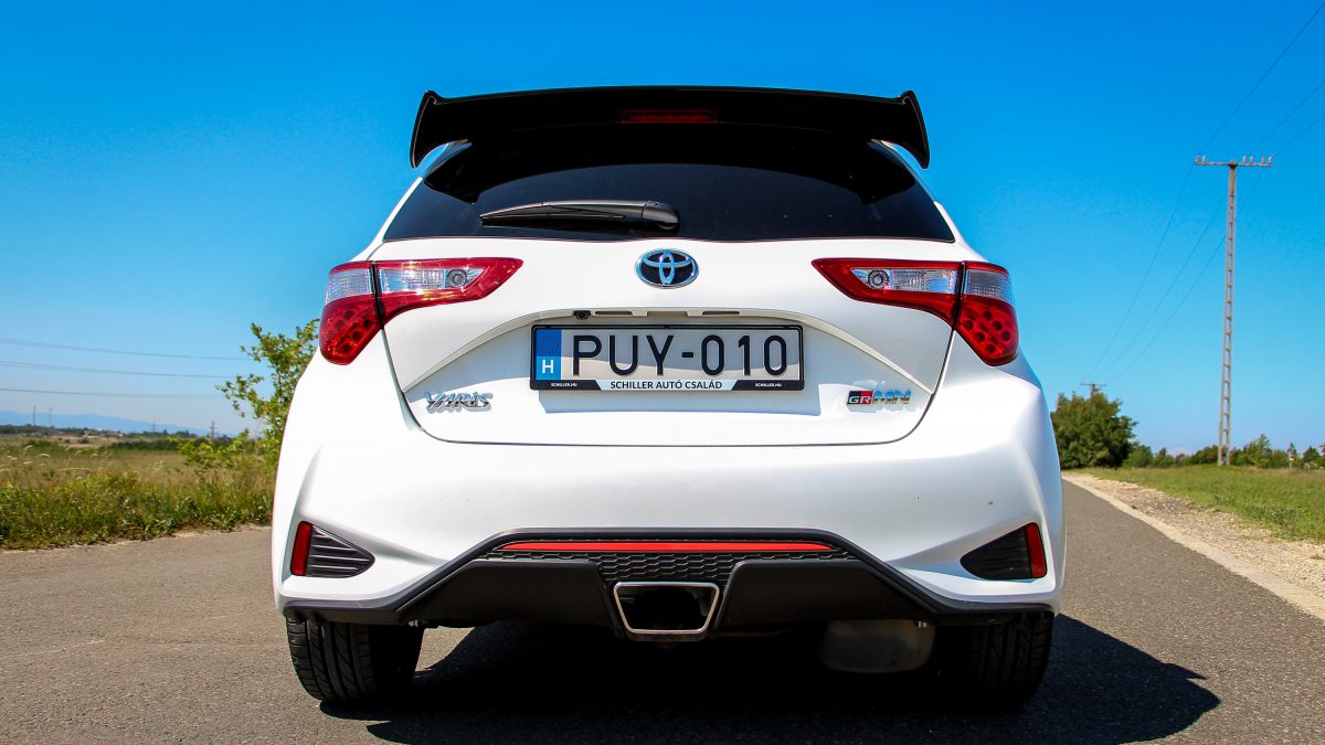 TOYOTA YARIS