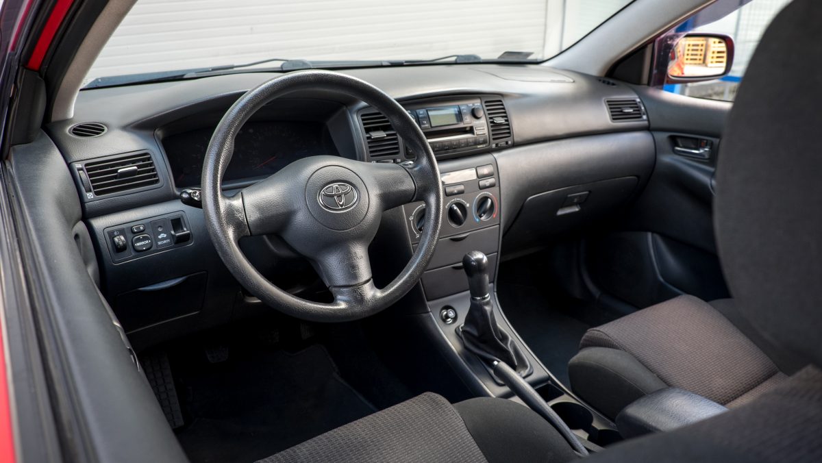 TOYOTA COROLLA