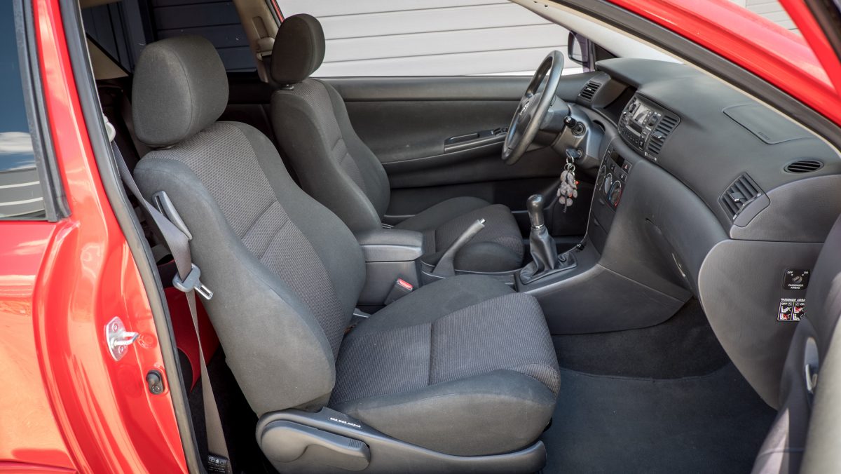TOYOTA COROLLA