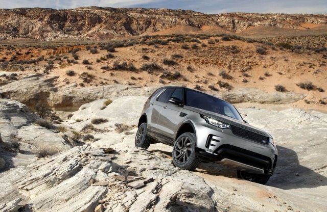 Önvezető offroadereket tervez a Land Rover