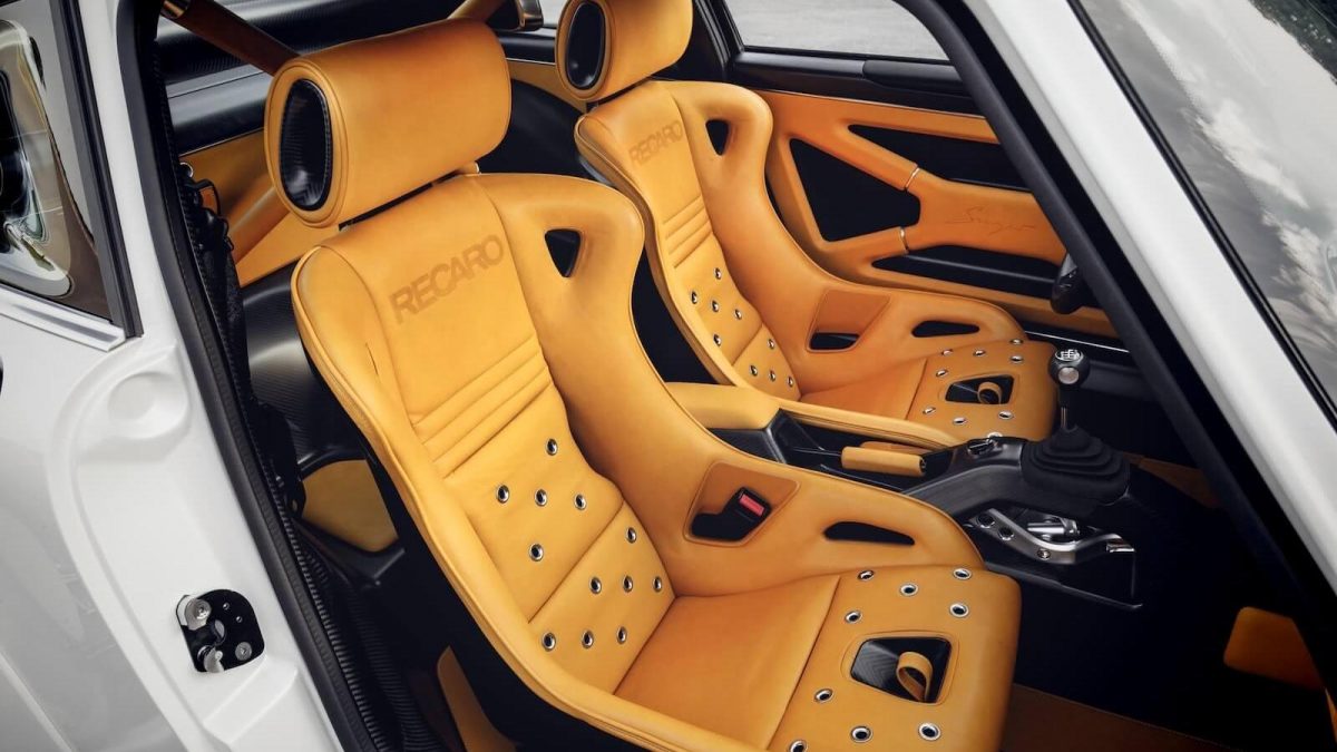 PORSCHE