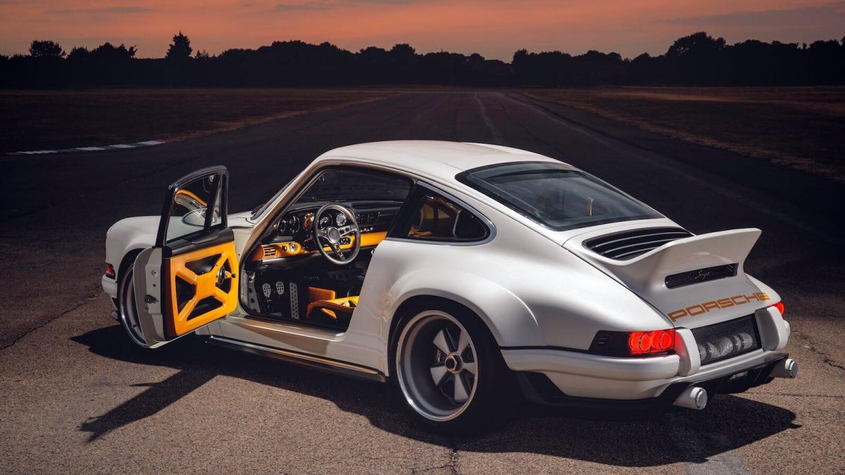 PORSCHE