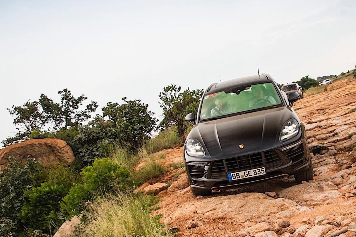 PORSCHE MACAN