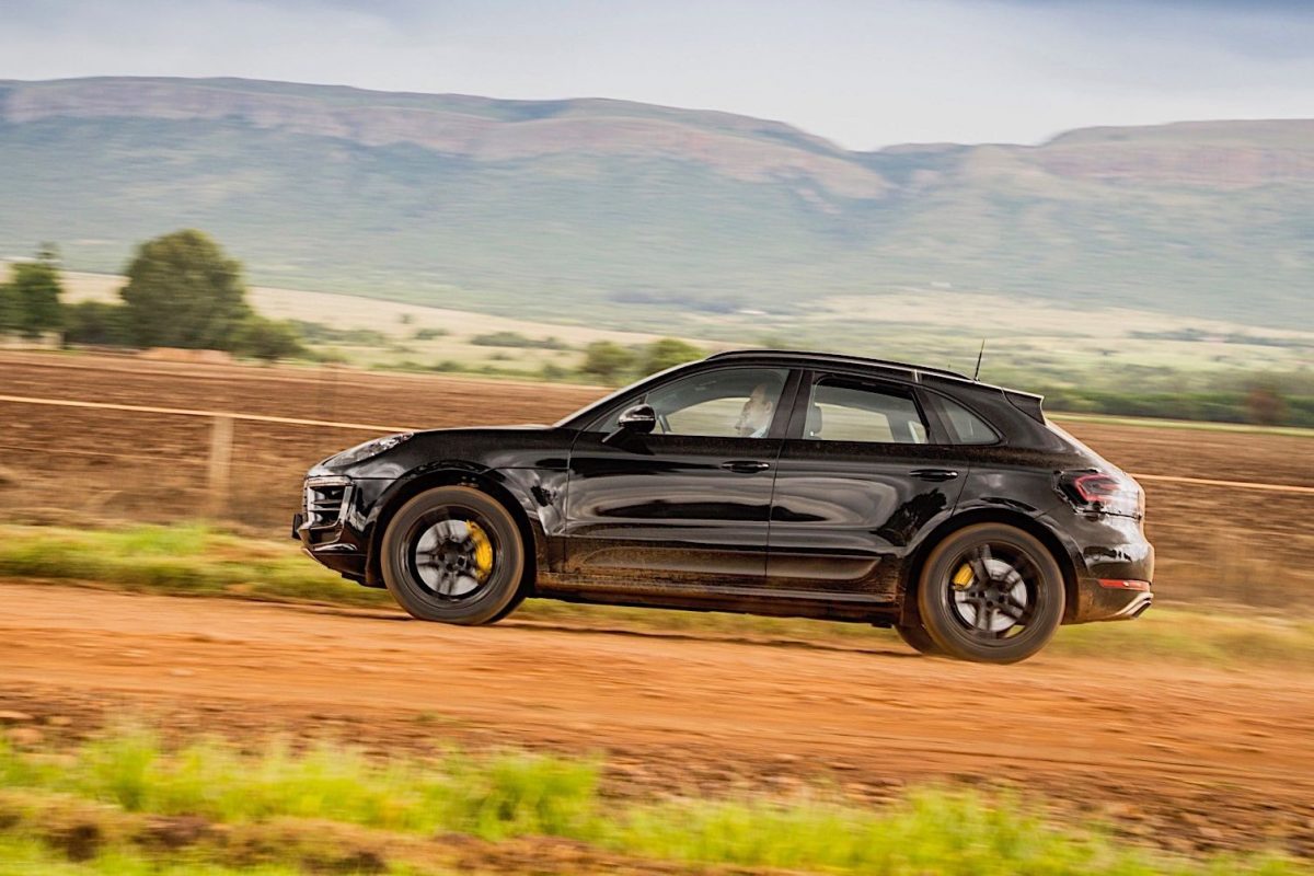 PORSCHE MACAN