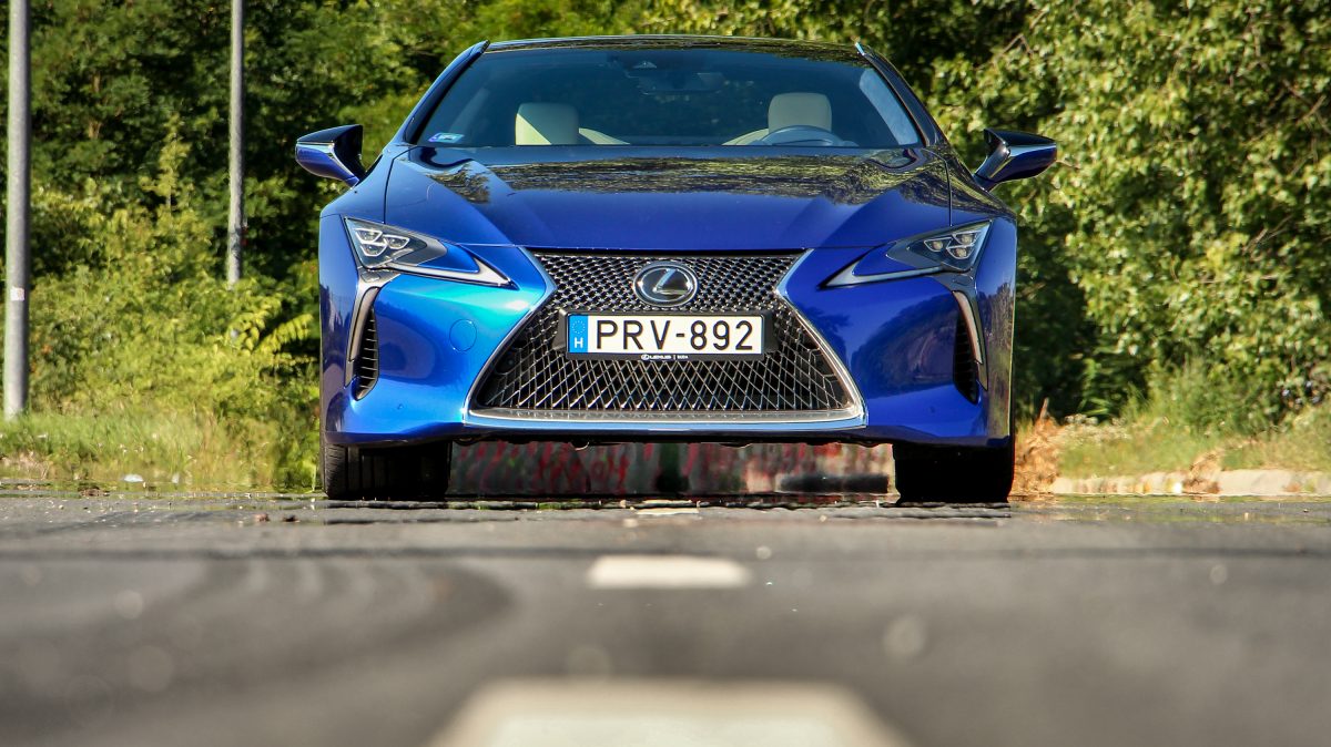 LEXUS
