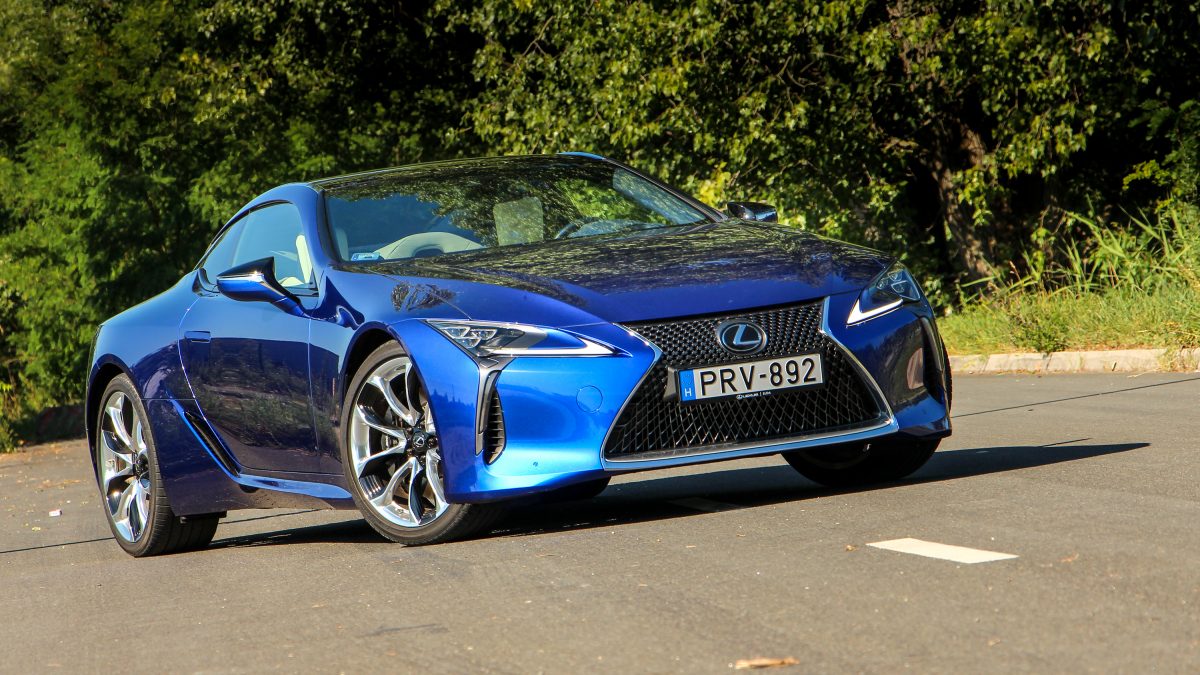 LEXUS