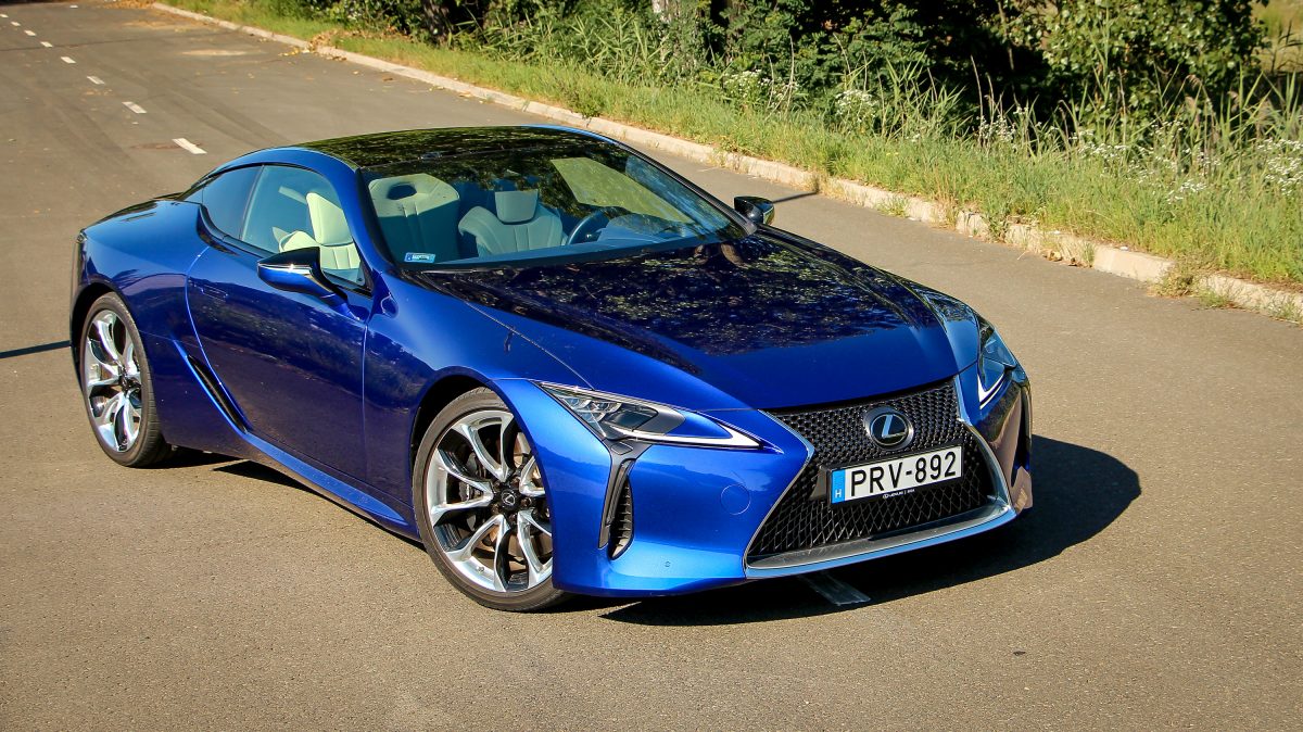 LEXUS