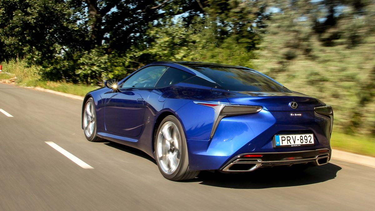 LEXUS