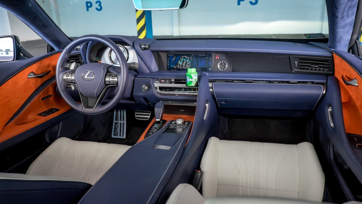 LEXUS
