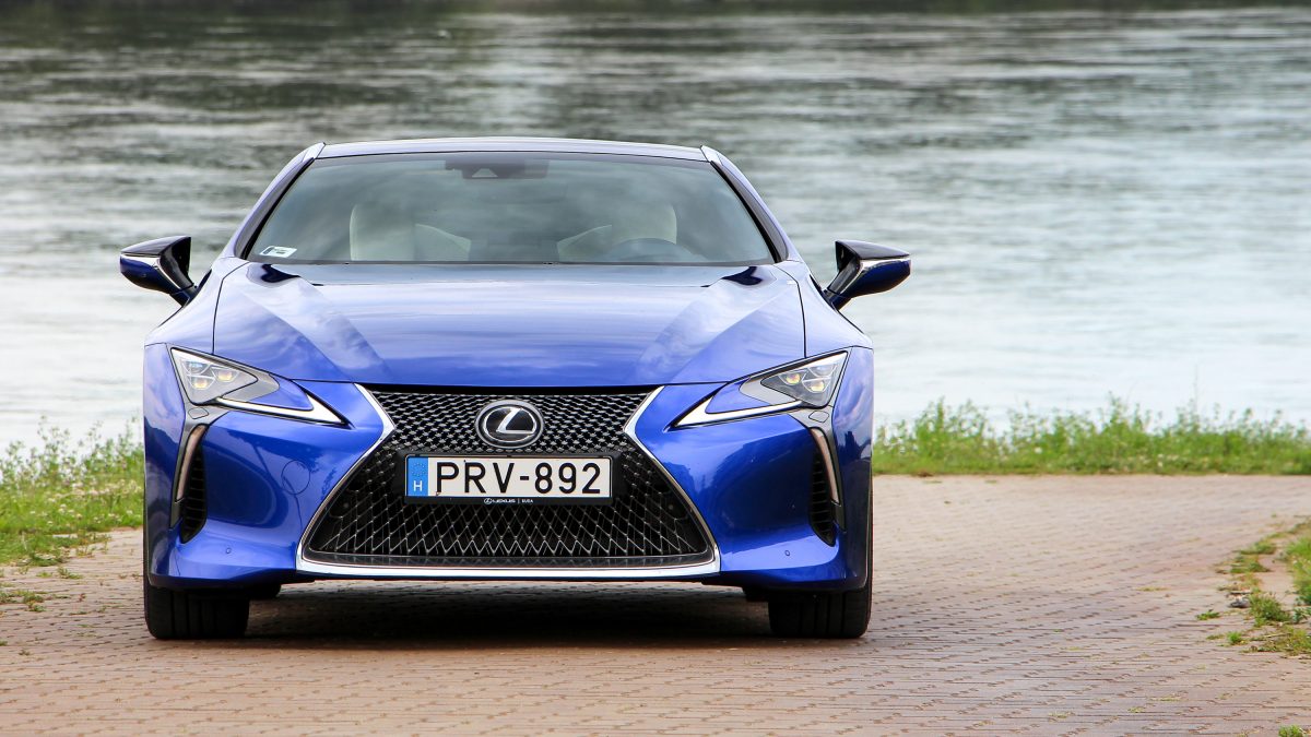 LEXUS