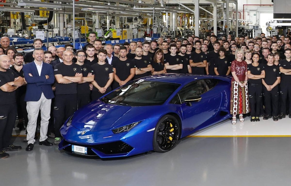 LAMBORGHINI AVENTADOR