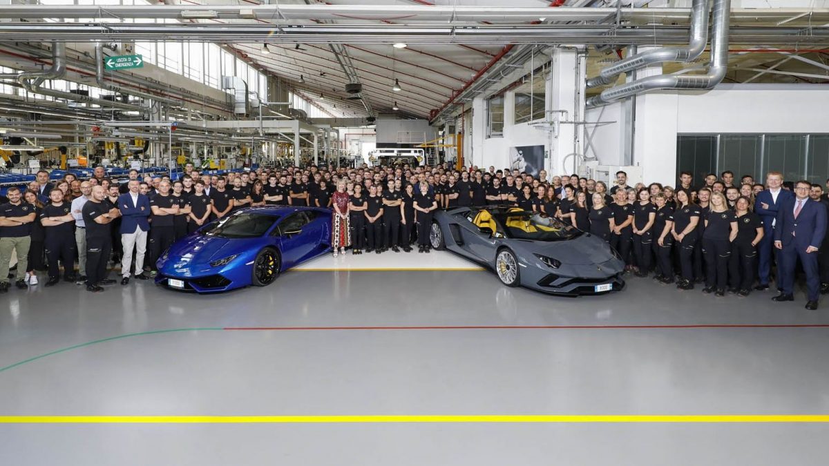 LAMBORGHINI AVENTADOR