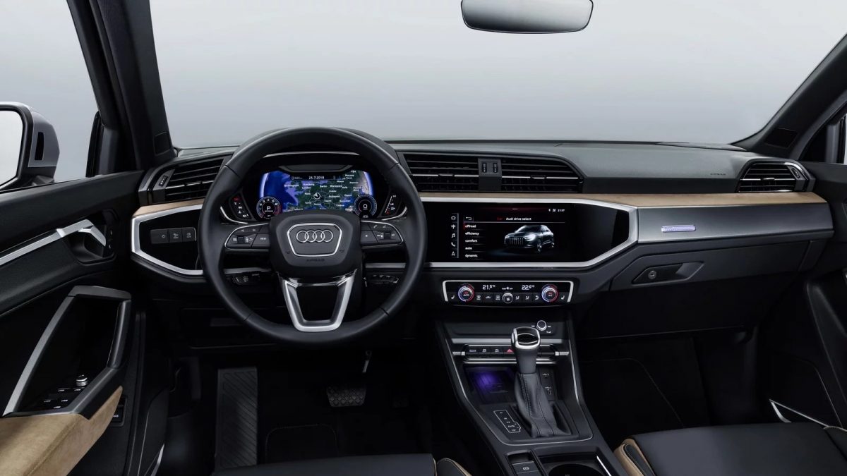AUDI Q3