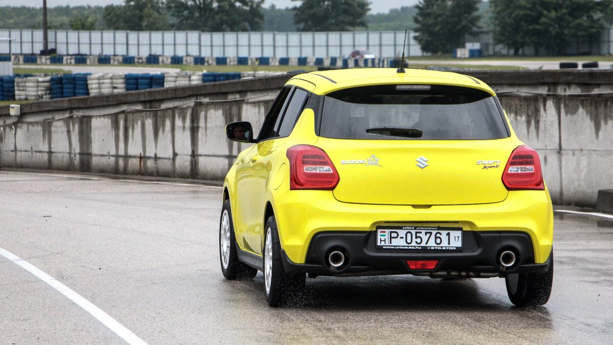 SUZUKI SWIFT