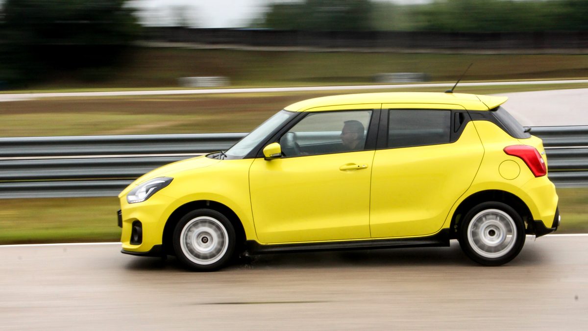 SUZUKI SWIFT