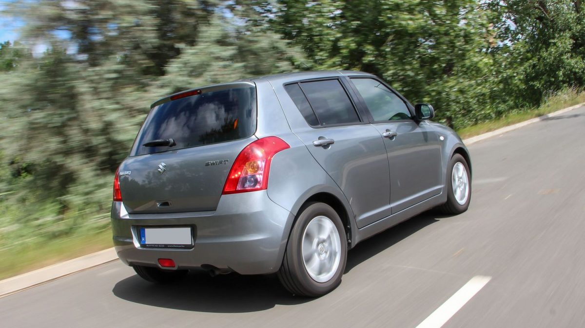 SUZUKI SWIFT