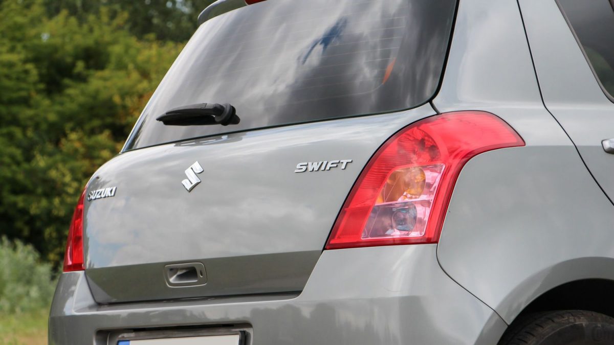 SUZUKI SWIFT