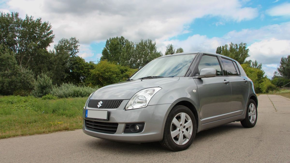 SUZUKI SWIFT