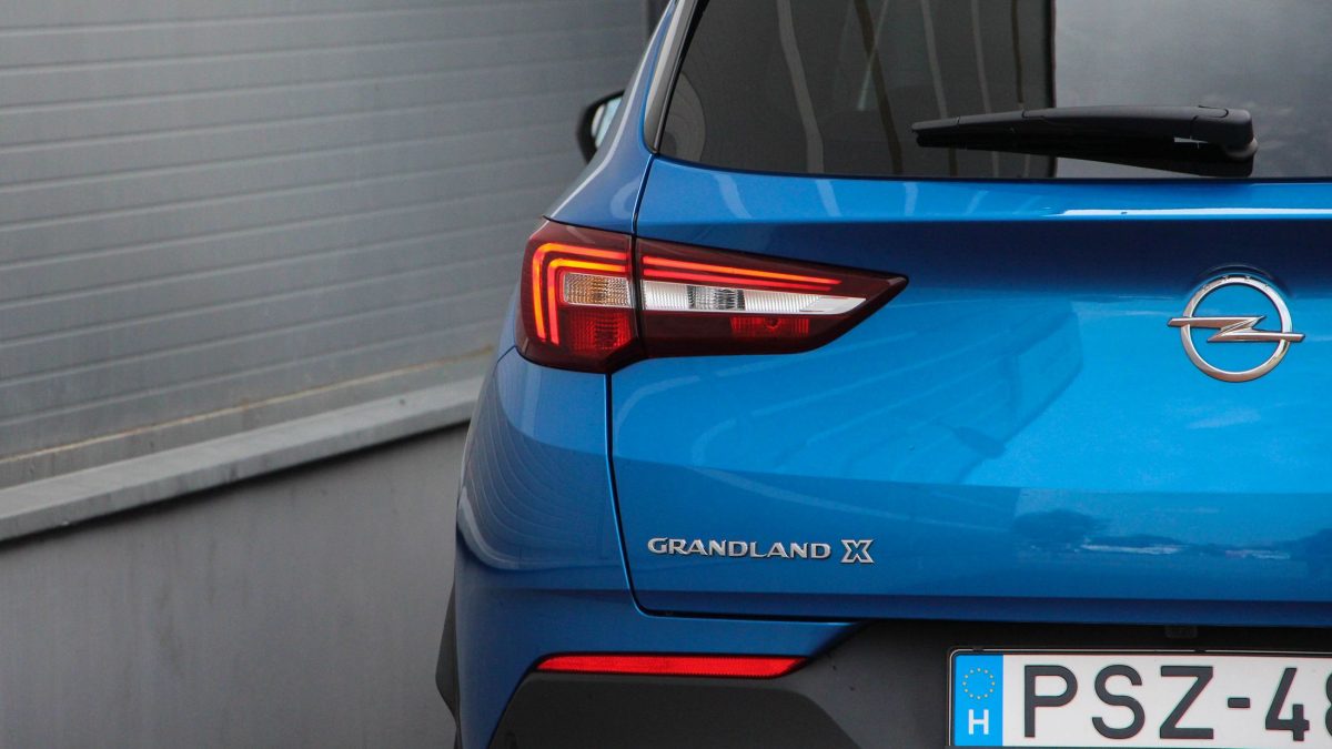 OPEL GRANDLAND X