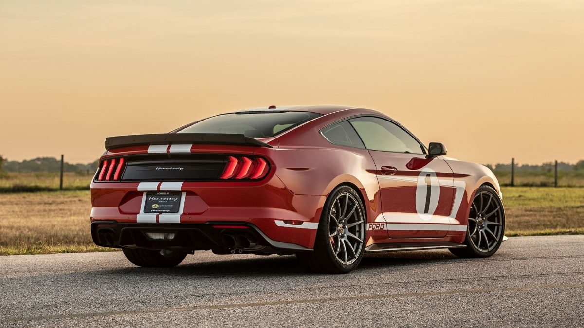 FORD MUSTANG