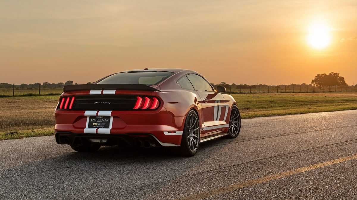 FORD MUSTANG