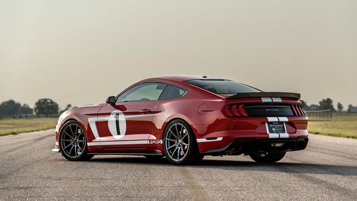 FORD MUSTANG