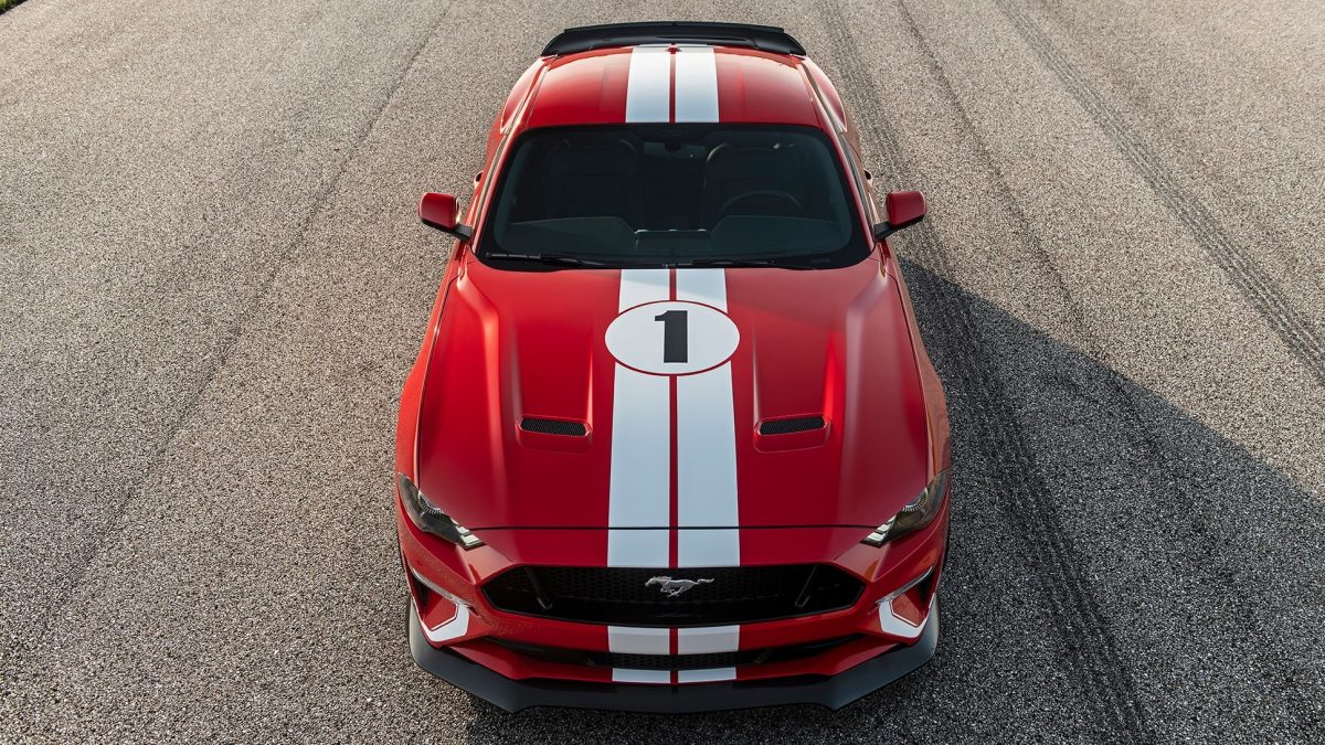 FORD MUSTANG