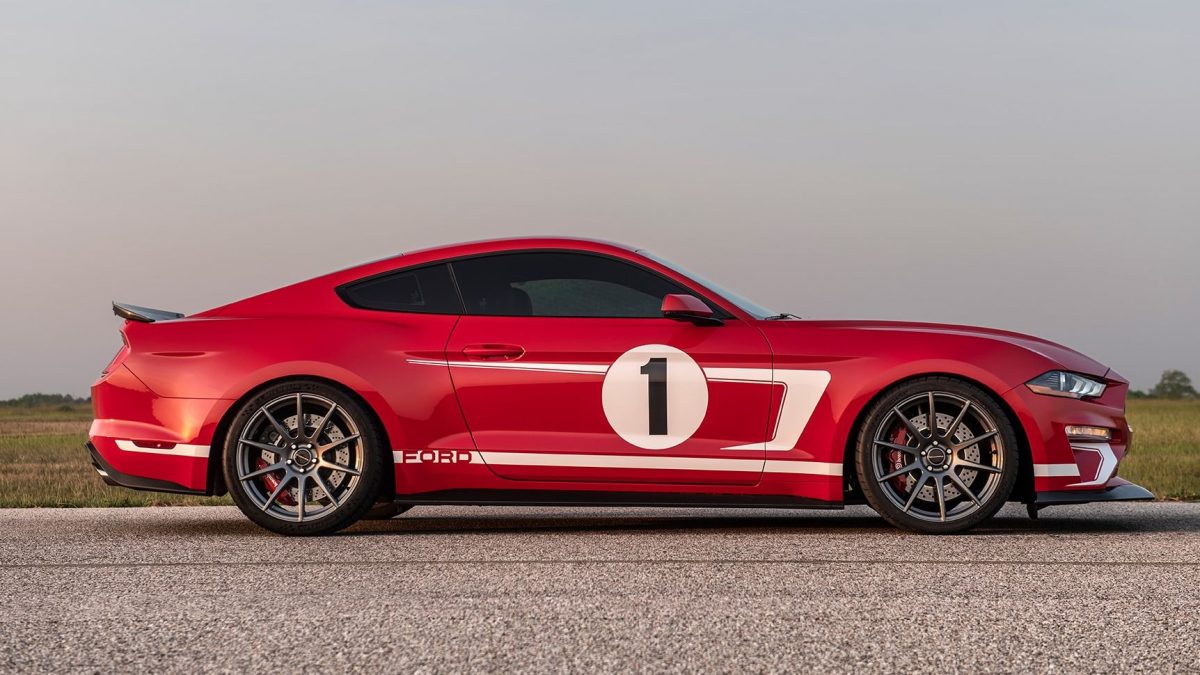 FORD MUSTANG