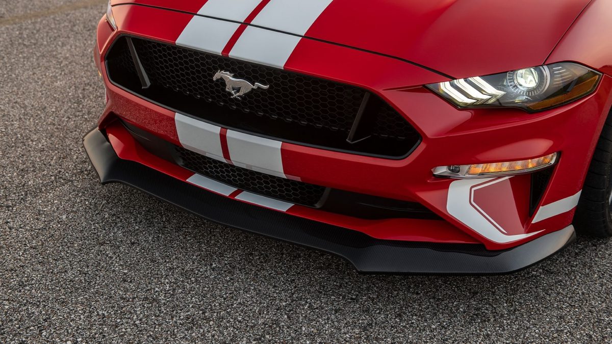 FORD MUSTANG