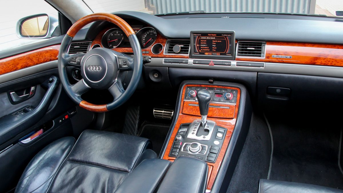AUDI A8