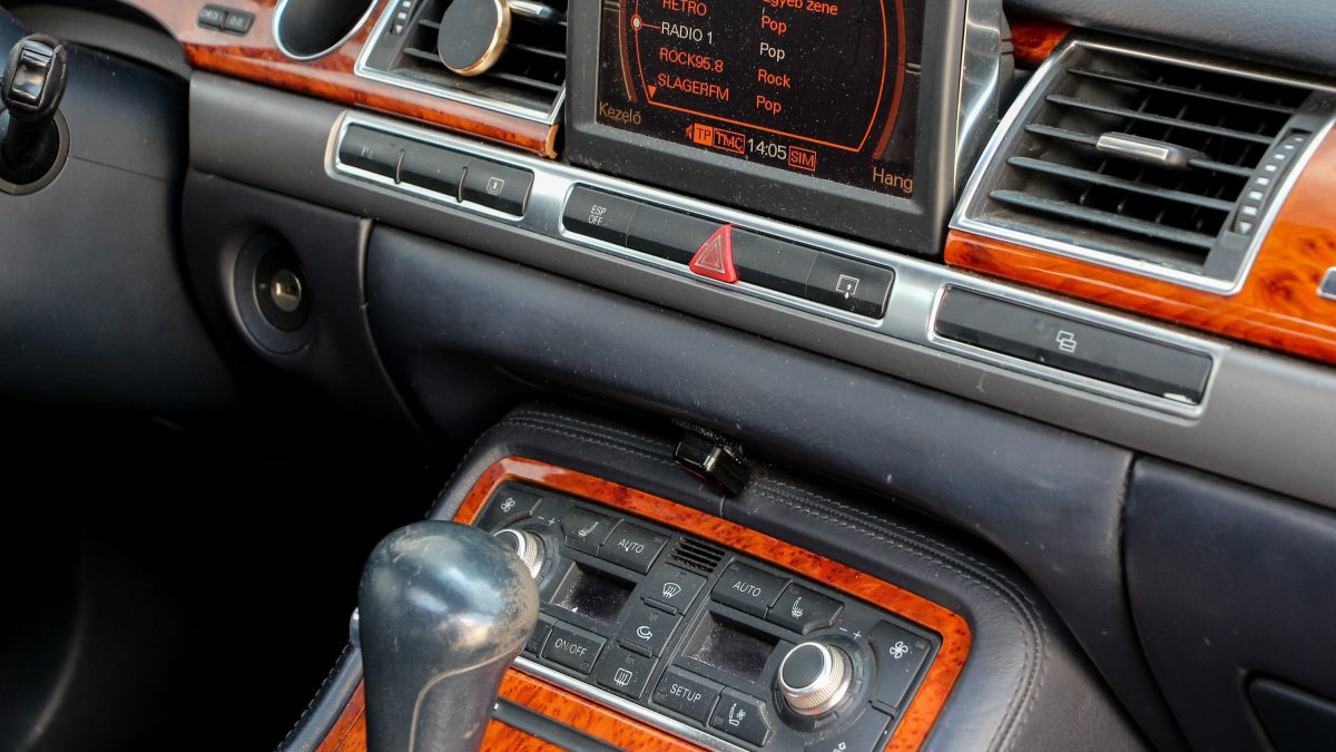 AUDI A8