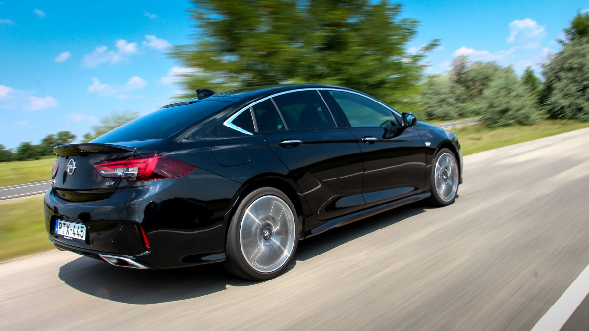 OPEL INSIGNIA