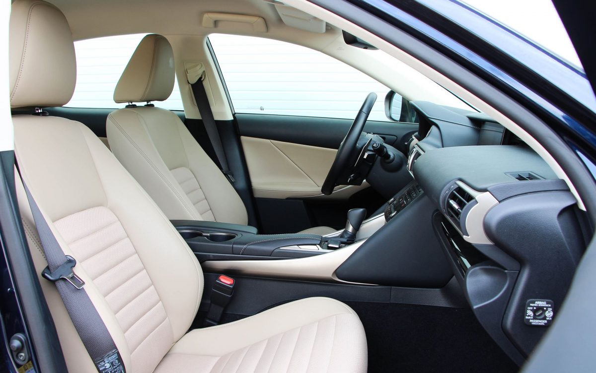 LEXUS IS