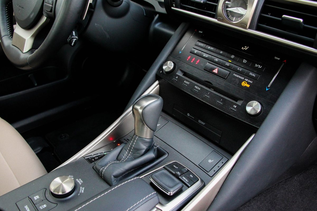 LEXUS IS