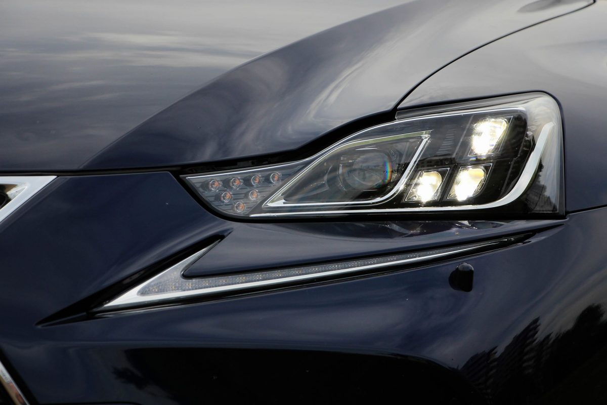 LEXUS IS
