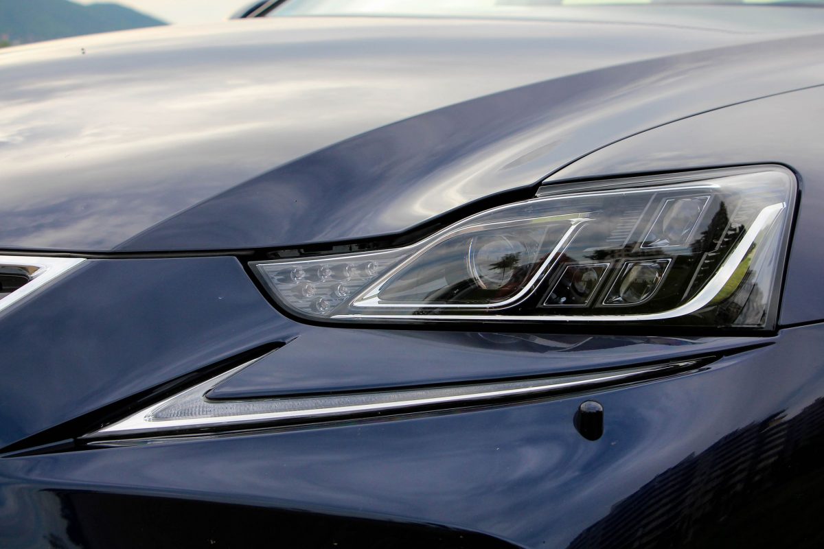 LEXUS IS