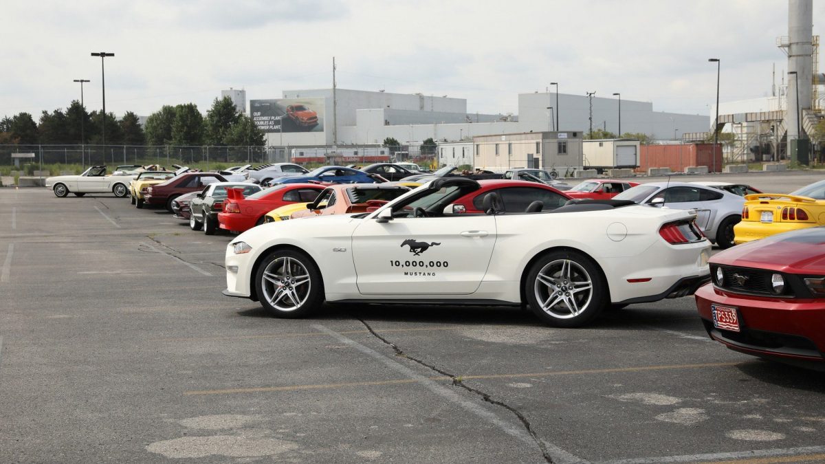 FORD (USA) MUSTANG