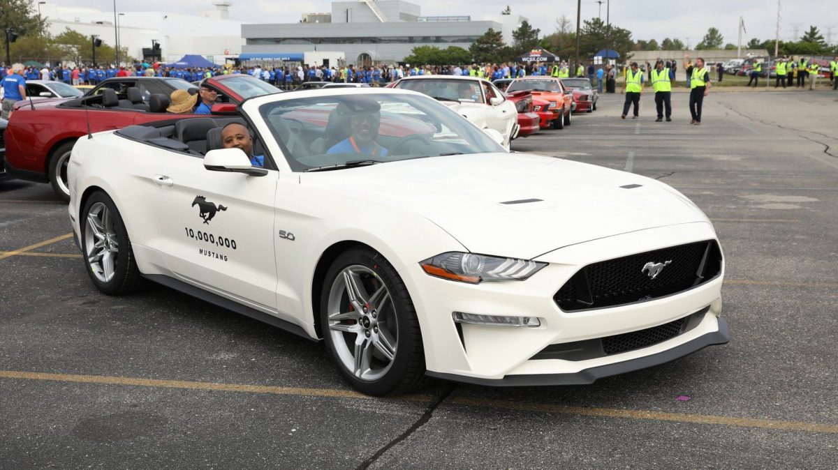 FORD (USA) MUSTANG