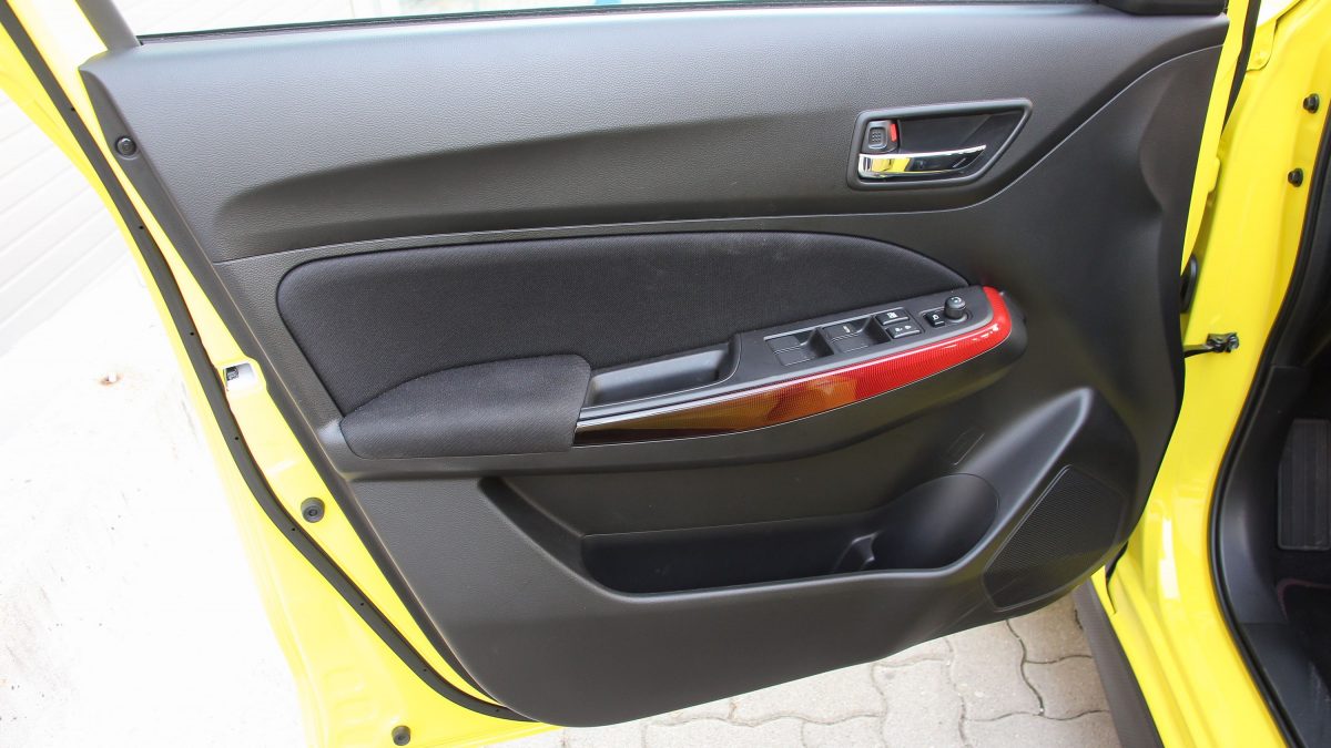 SUZUKI SWIFT