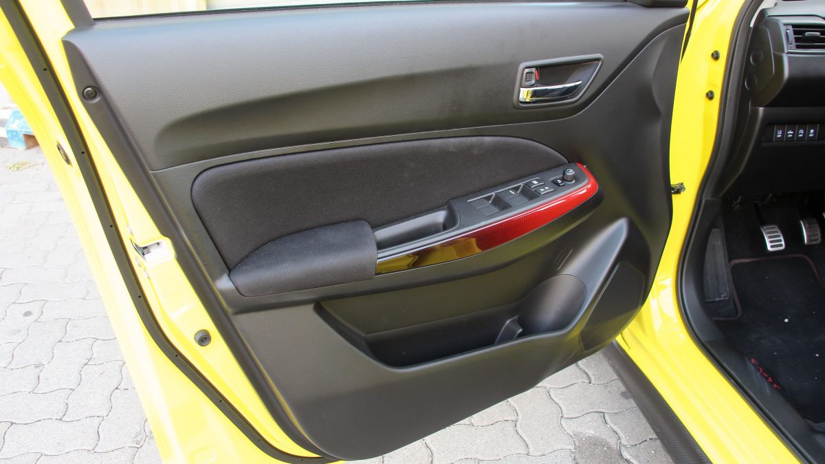 SUZUKI SWIFT