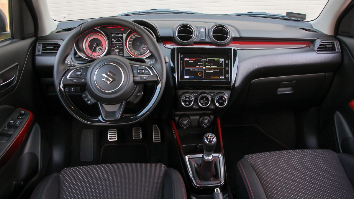 SUZUKI SWIFT