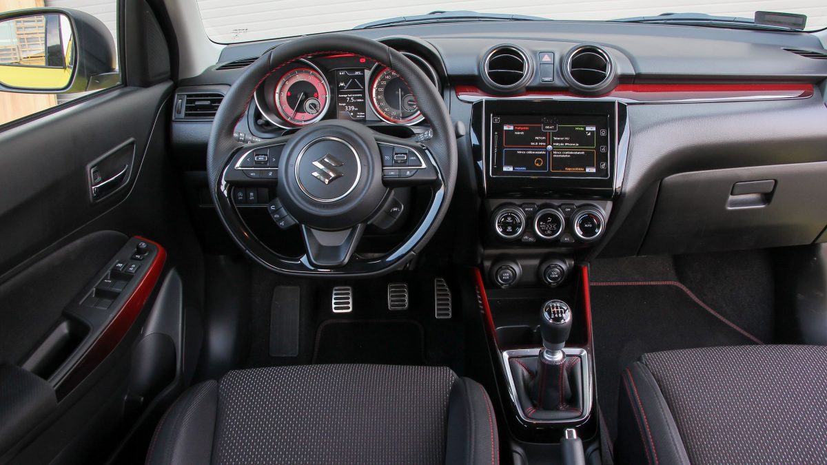 SUZUKI SWIFT