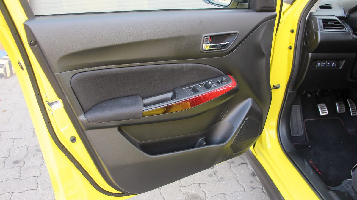 SUZUKI SWIFT