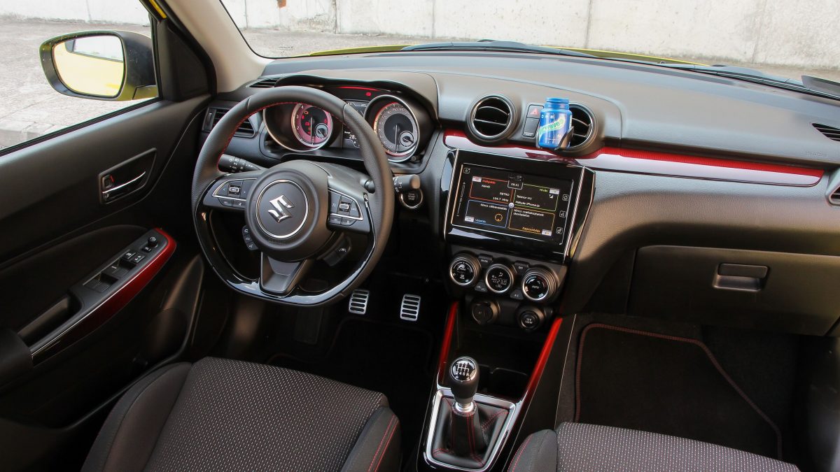 SUZUKI SWIFT
