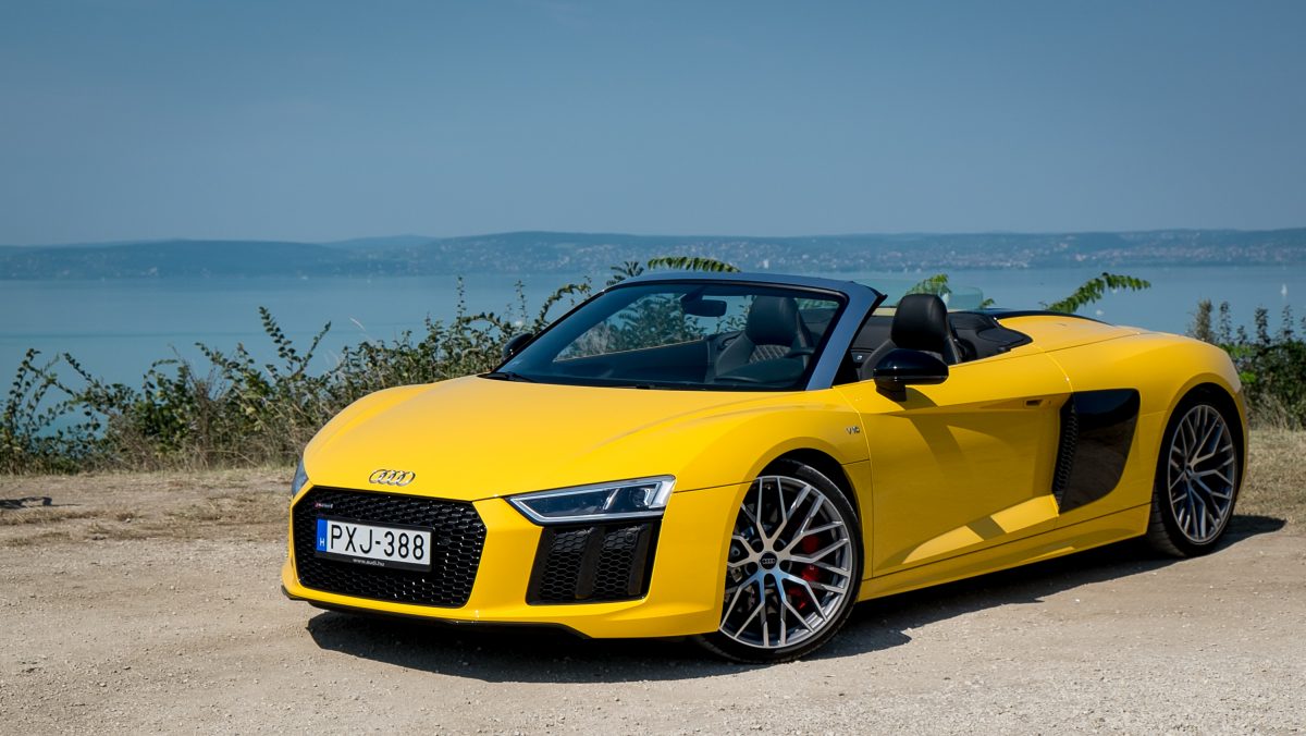 AUDI R8