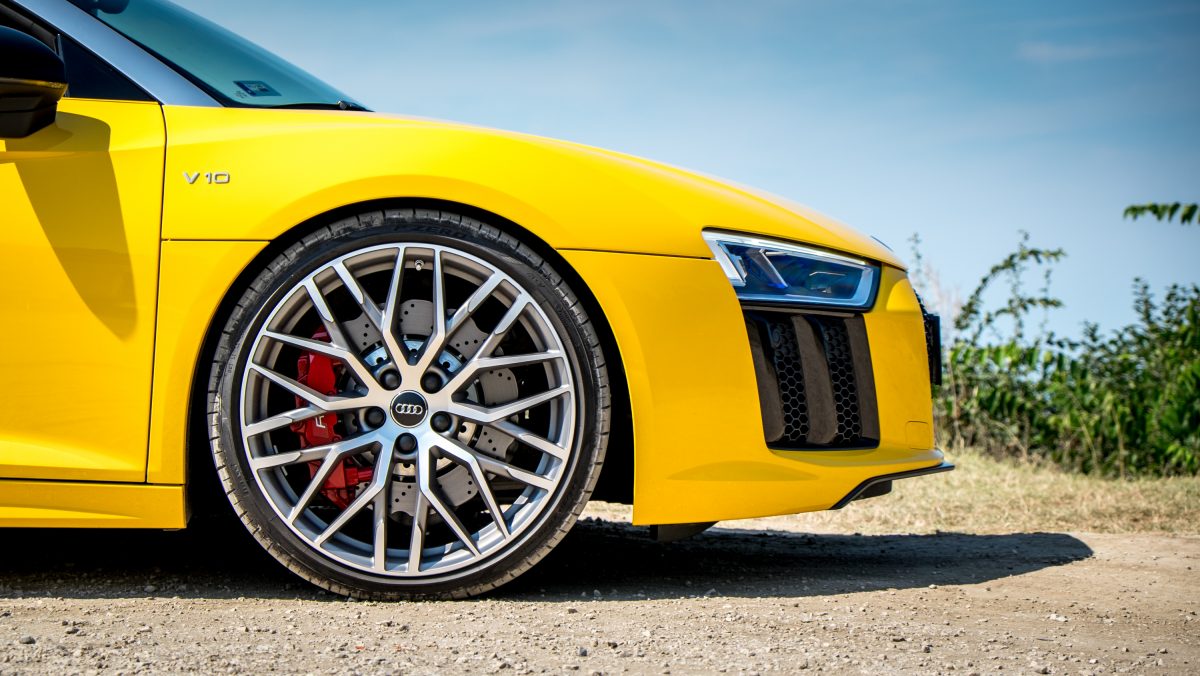 AUDI R8