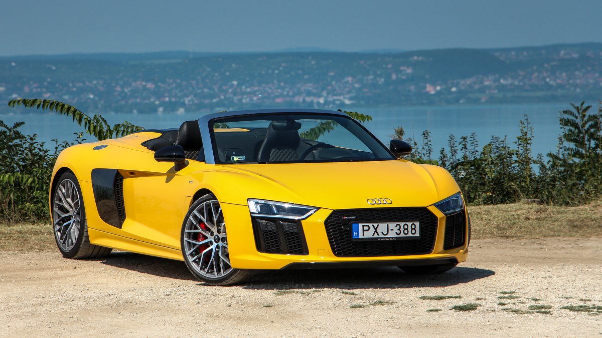 AUDI R8